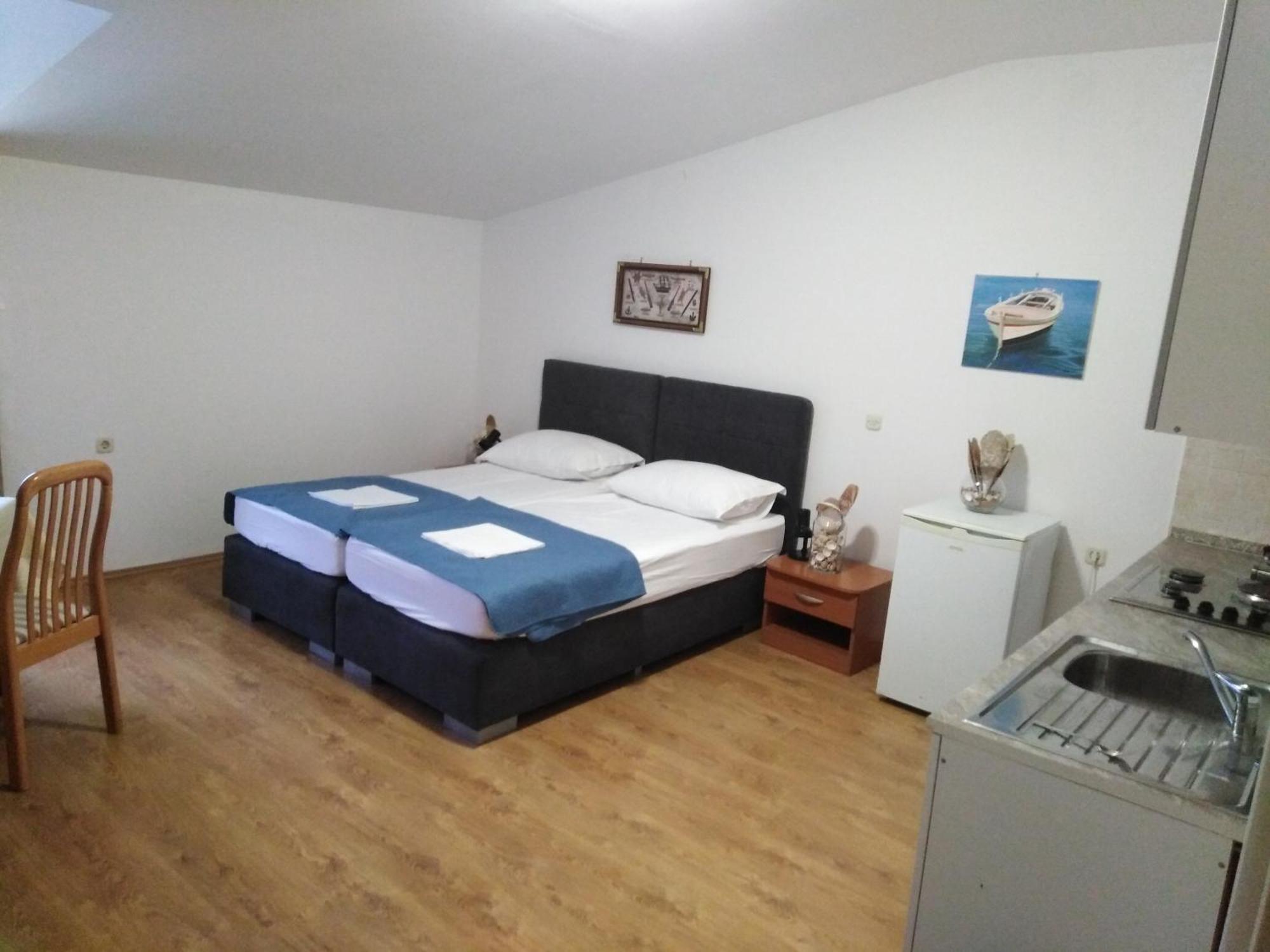 Tonino Apartments Pag Town Zewnętrze zdjęcie